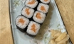 Salmon Maki (8)